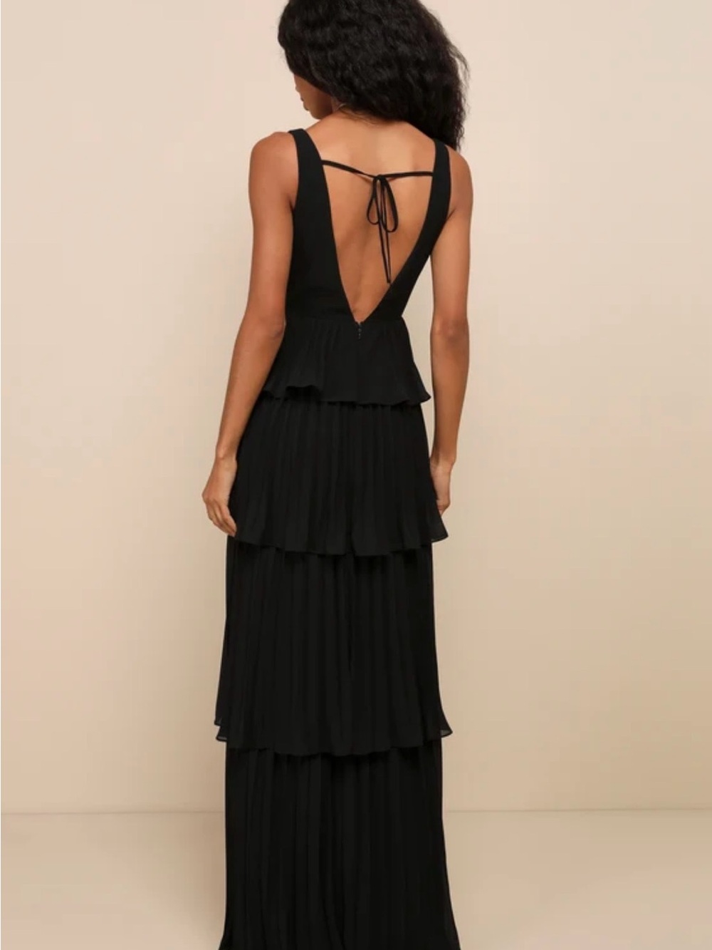 NWT Lulu's Black Tiered V-Neck Maxi Dress -size small - Picture 2 of 5